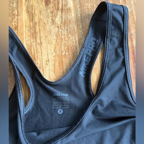 Nike Pro Dri fit tank - Picture 5 of 5